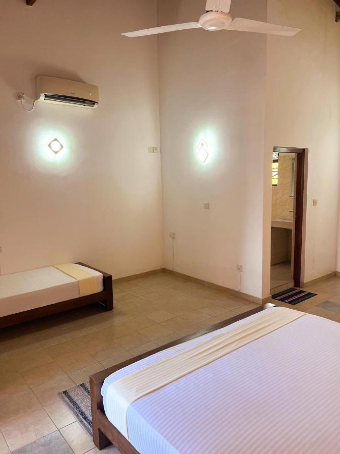 Hummus Hostel Hikkaduwa Luaran gambar