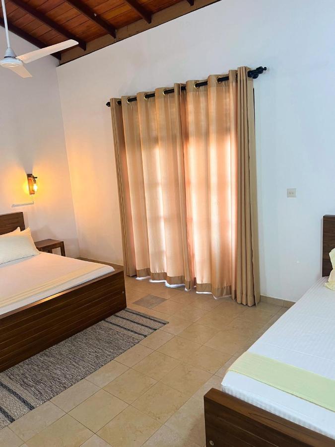 Hummus Hostel Hikkaduwa Luaran gambar