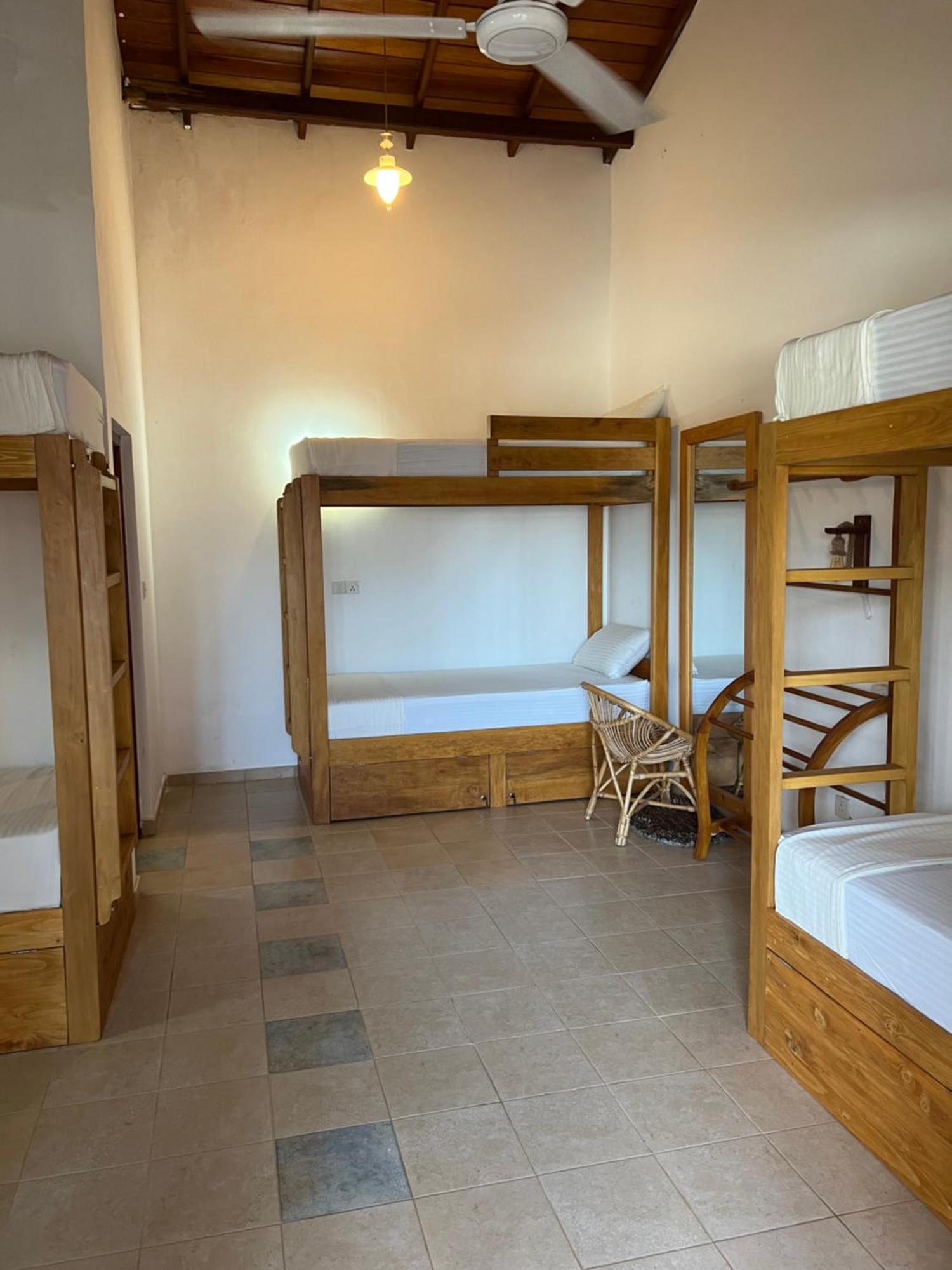 Hummus Hostel Hikkaduwa Luaran gambar